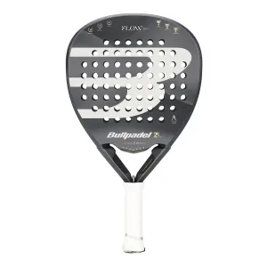 Pala Bullpadel Flow 2026 de Alejandra Salazar + overgrip + protector
